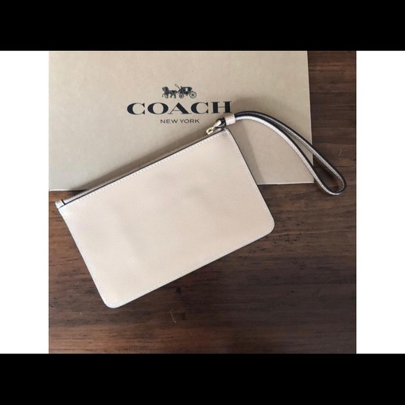 Coach Beechwood Patent Leather Wristlet ๐ - Picture 3 of 8